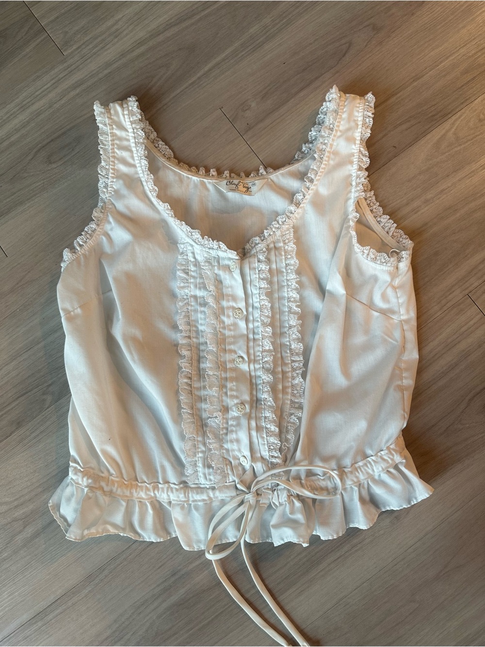 Cheryl Tiegs vintage White Lace-Trim Tank w/flower buttons  made in USA small